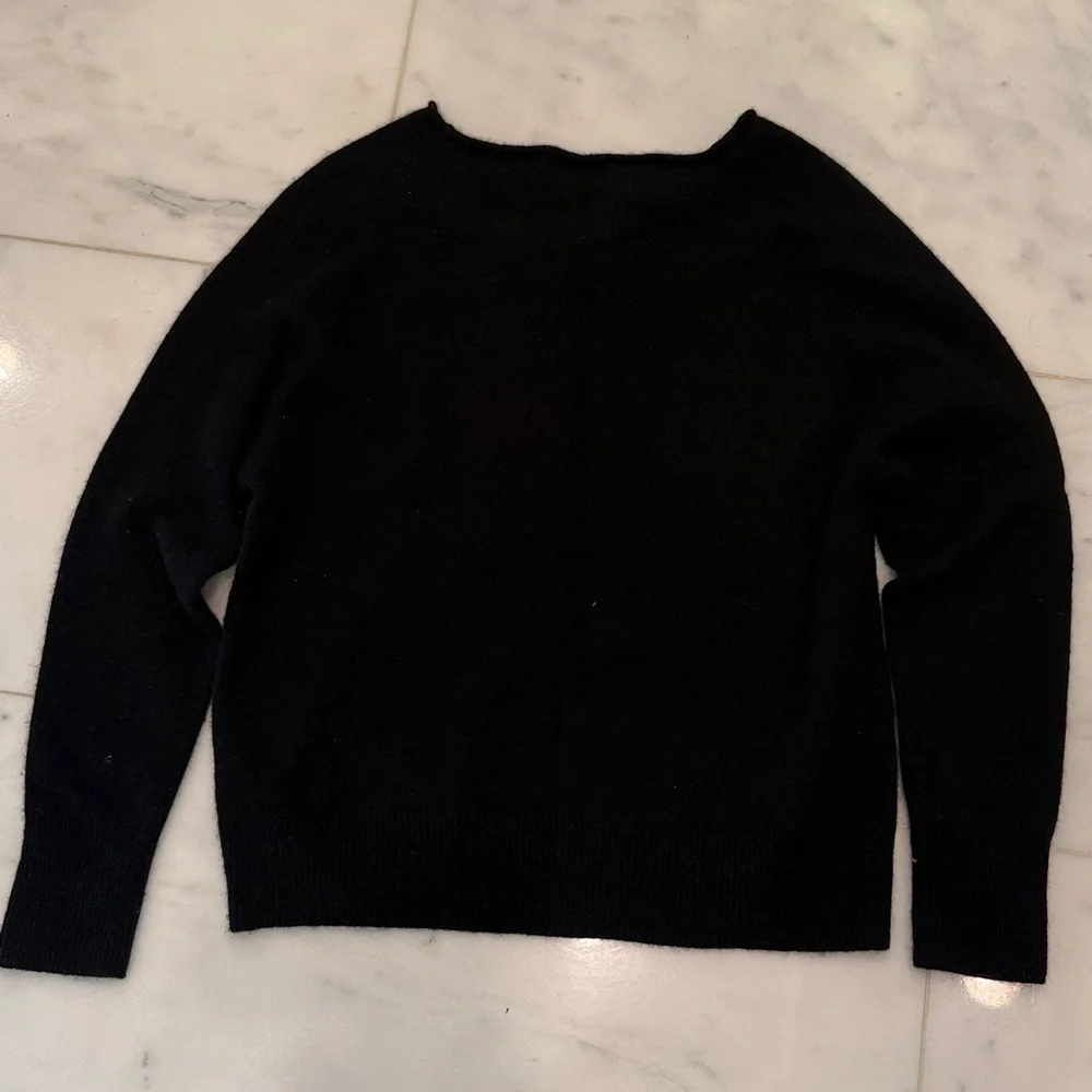 Quince Cashmere Classic Black Women's Sweater - Picture 3 of 3